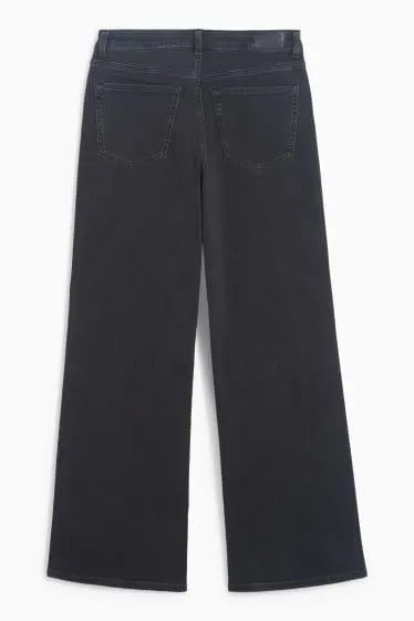 Wide leg jeans - mid-rise waist