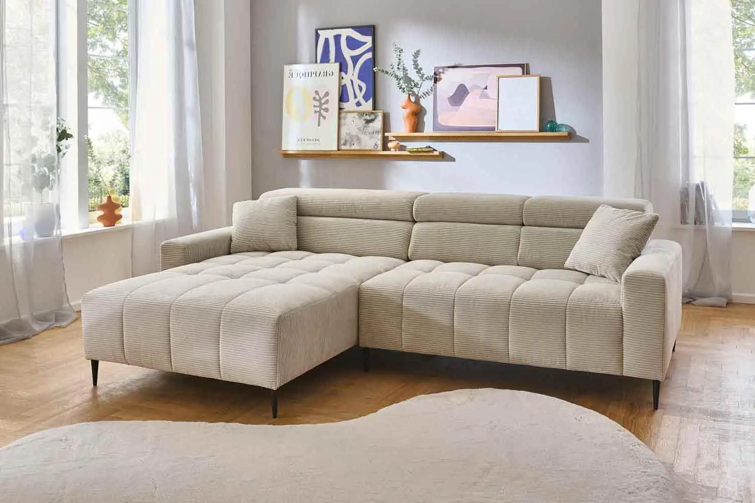 Ecksofa inkl. motorischem Sitzvorzug in Trendstoff Cord
