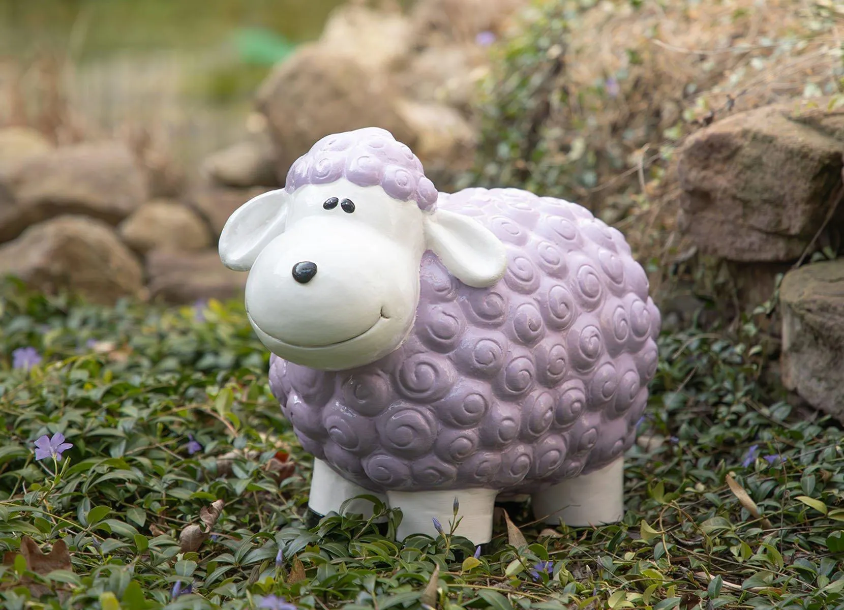 Gartenfigur Schaf Flieder