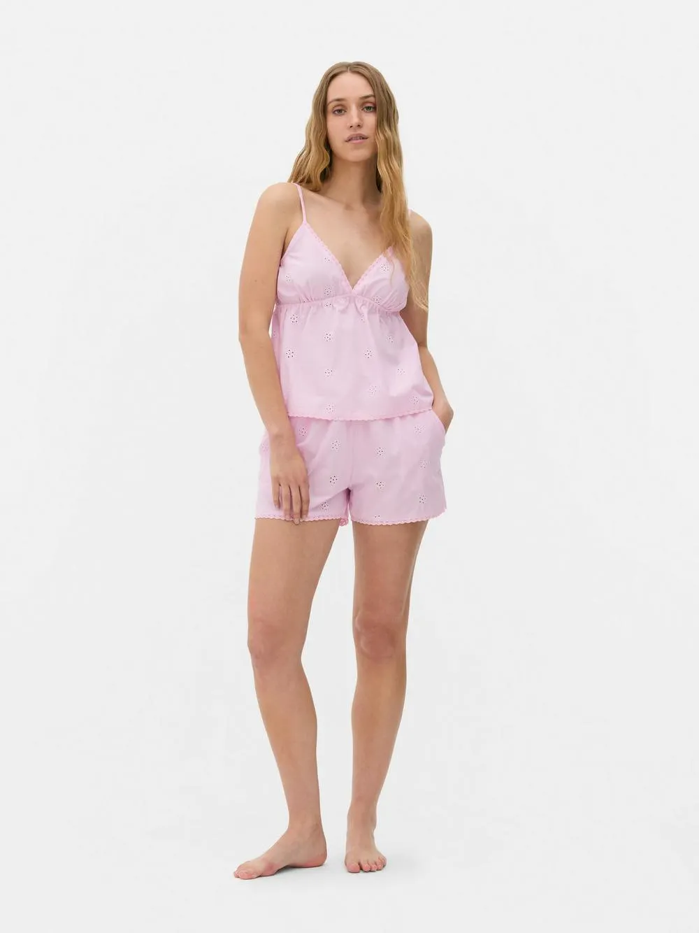 Schlafanzug-Trägertop mit Lochstickerei