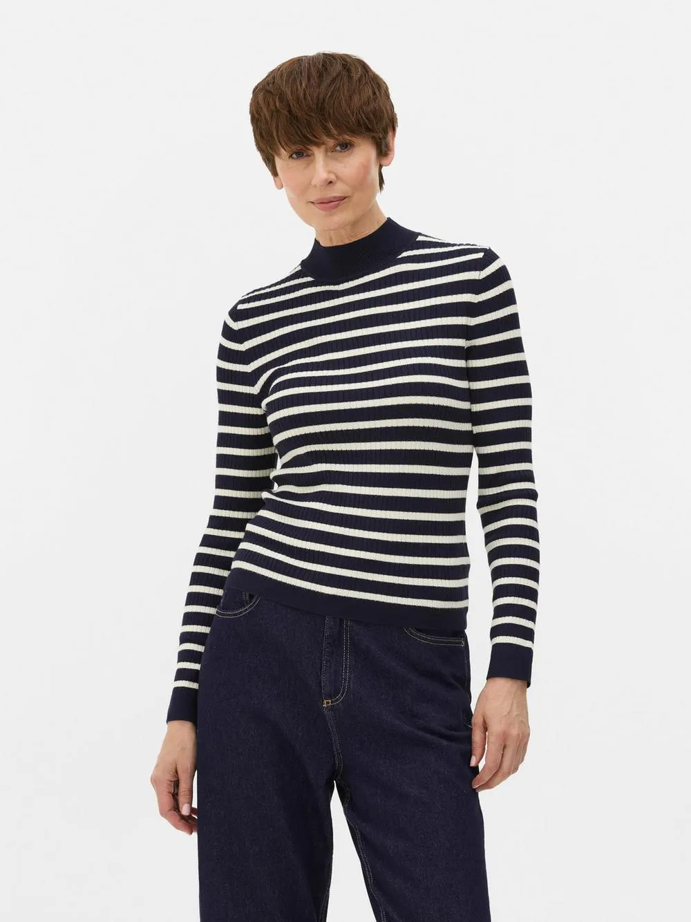 Gerippter Pullover mit Stehkragen