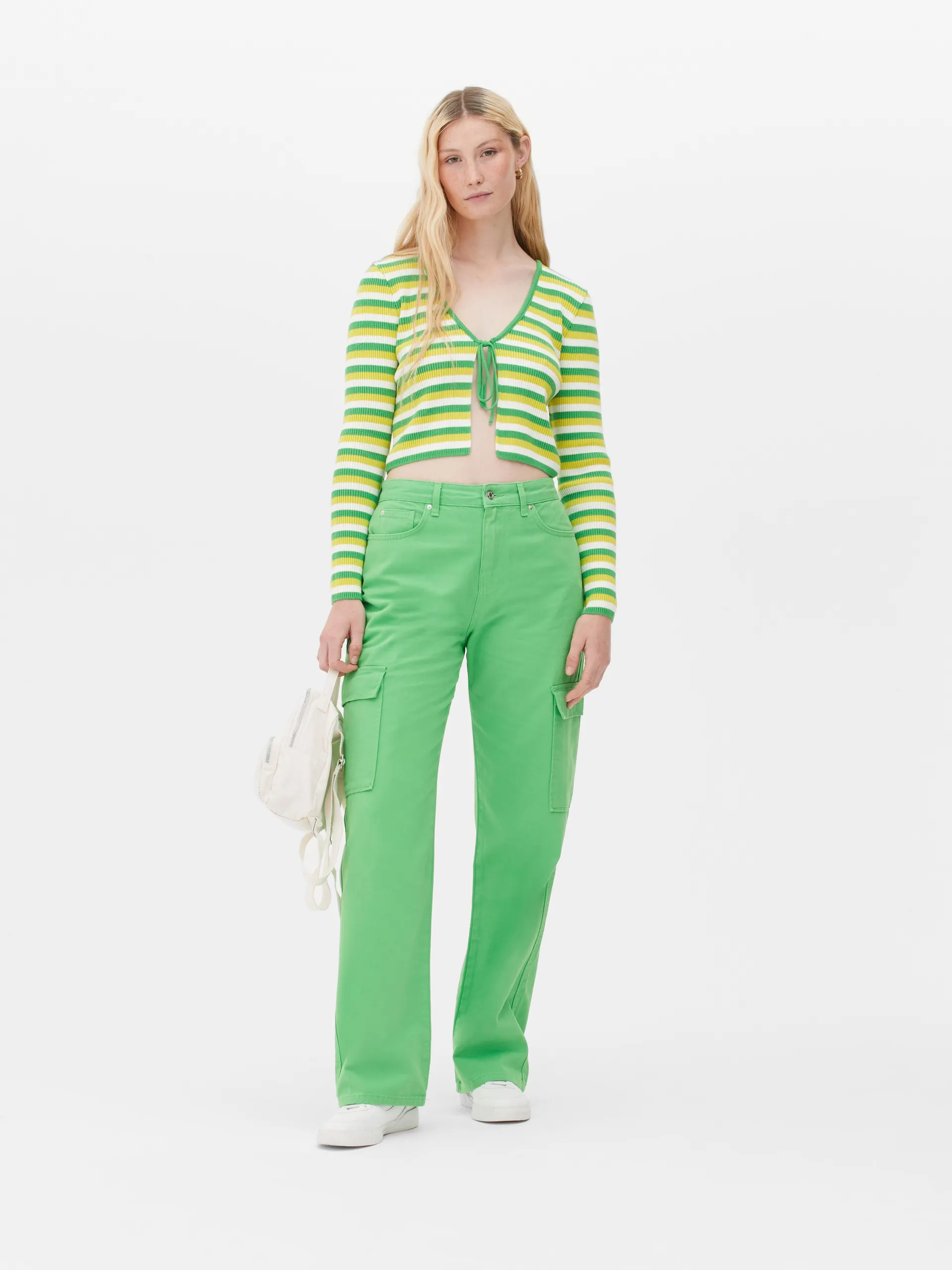 Kurzer Cardigan zum Binden