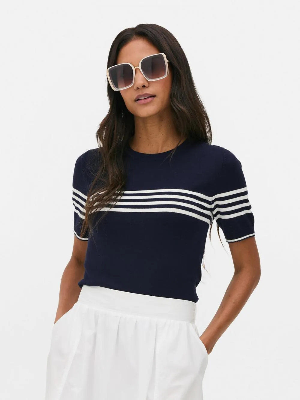 Eng anliegendes, kurzärmeliges T-Shirt