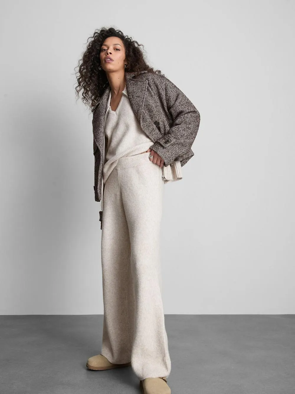 Gerippte Hose mit mittlerer Leibhöhe