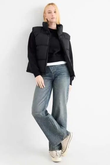 Wide leg jeans - mid-rise waist
