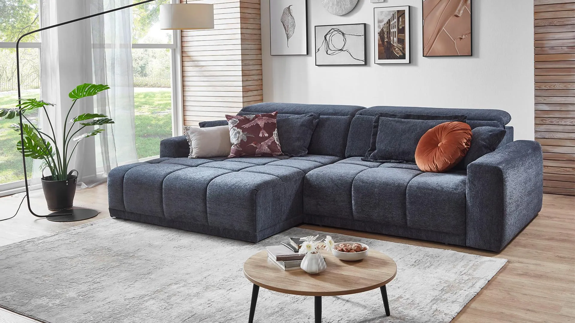 Ecksofa Brook mit motorischem XXL-Sitztiefenverstellung in Stoff