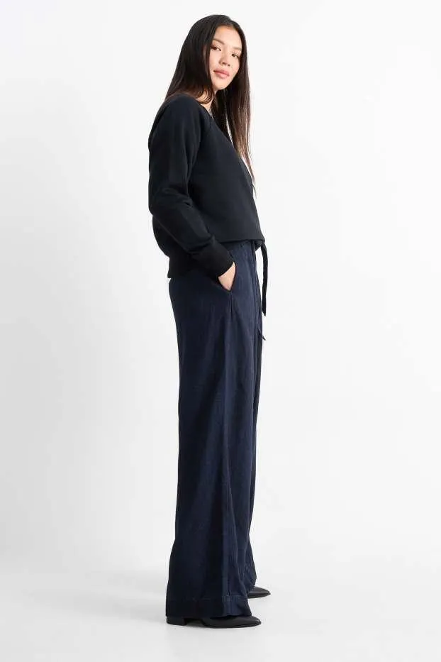 Wide leg jeans - high waist