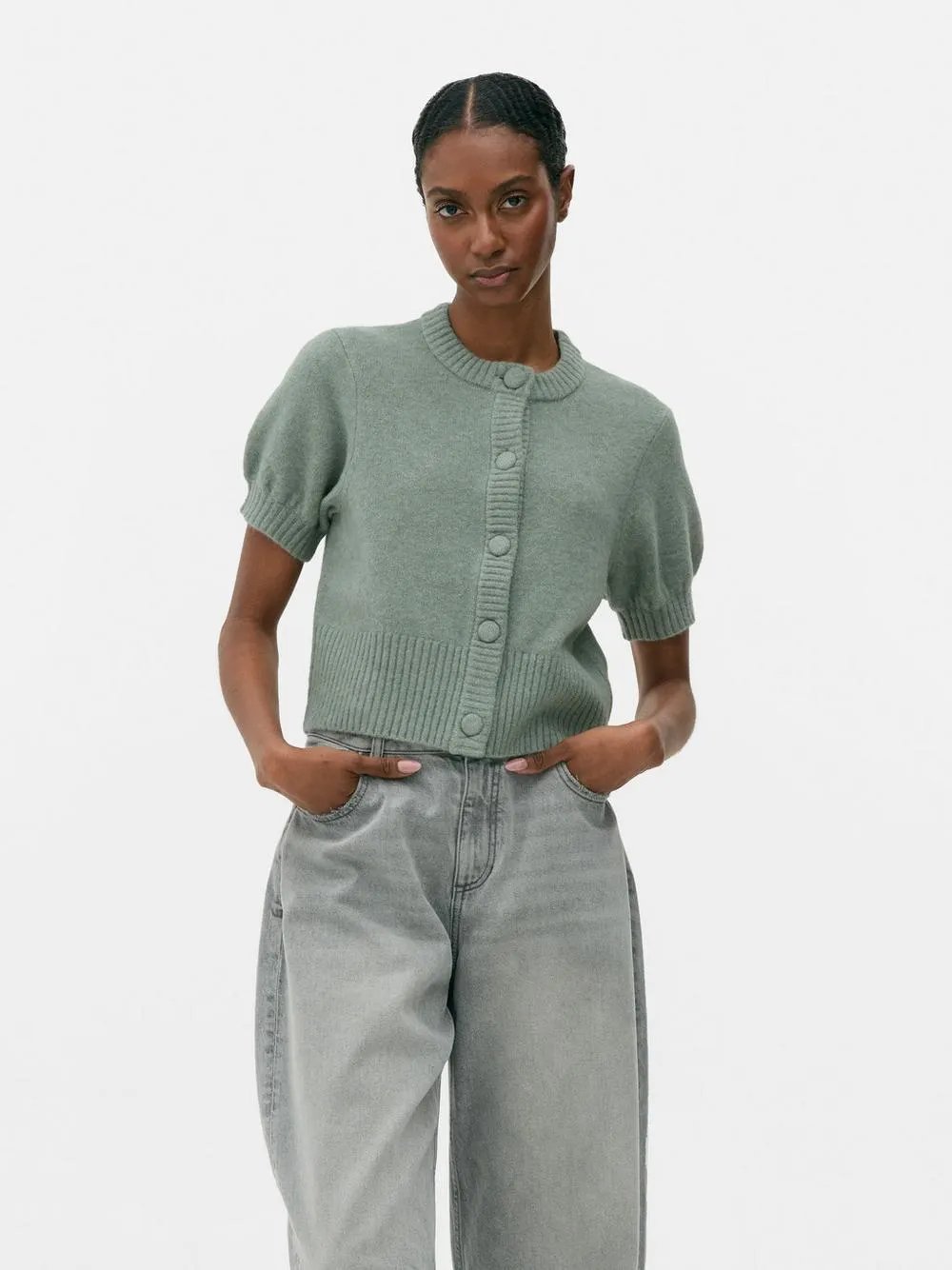 Kurzärmeliger Strickcardigan mit Knopfleiste