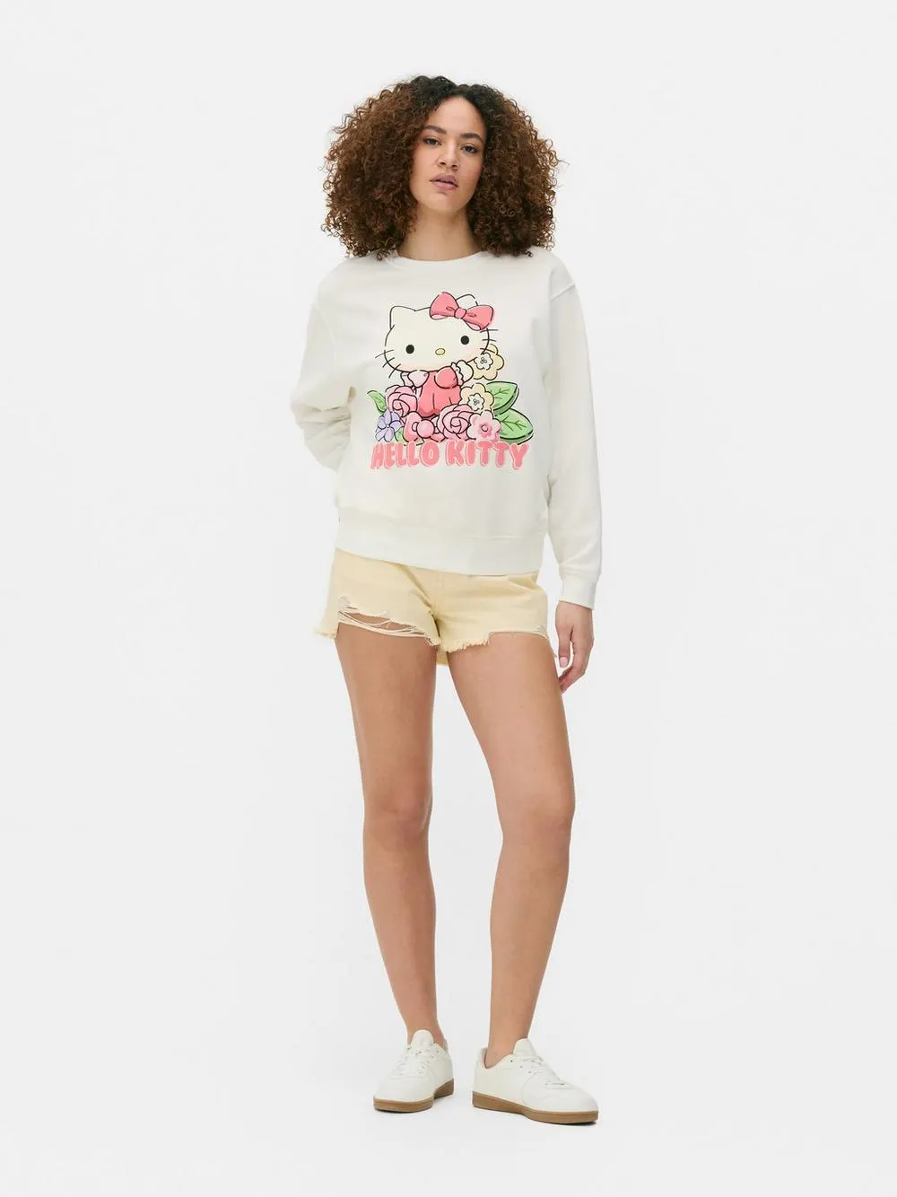 „Hello Kitty“ Sweatshirt mit Blumendesign