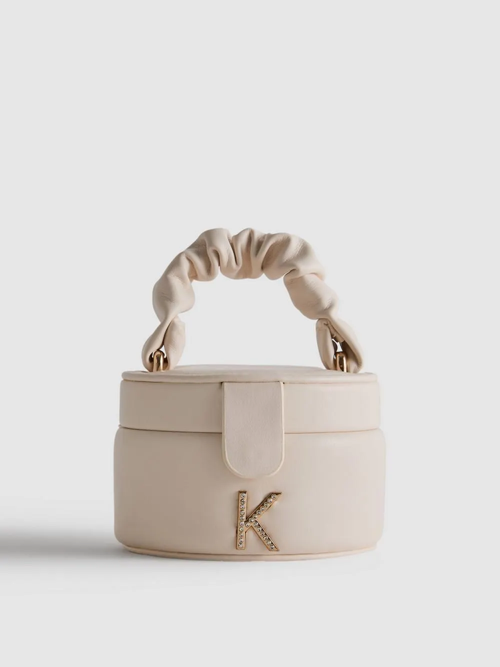 Schmuckkästchen mit Initiale und gerafftem Griff