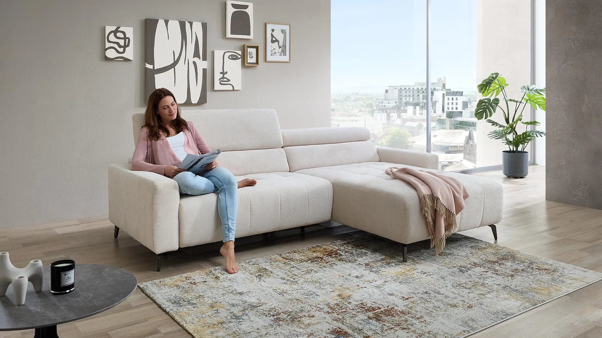 Ecksofa Sunny mit motor. Sitzvorzug in Cord