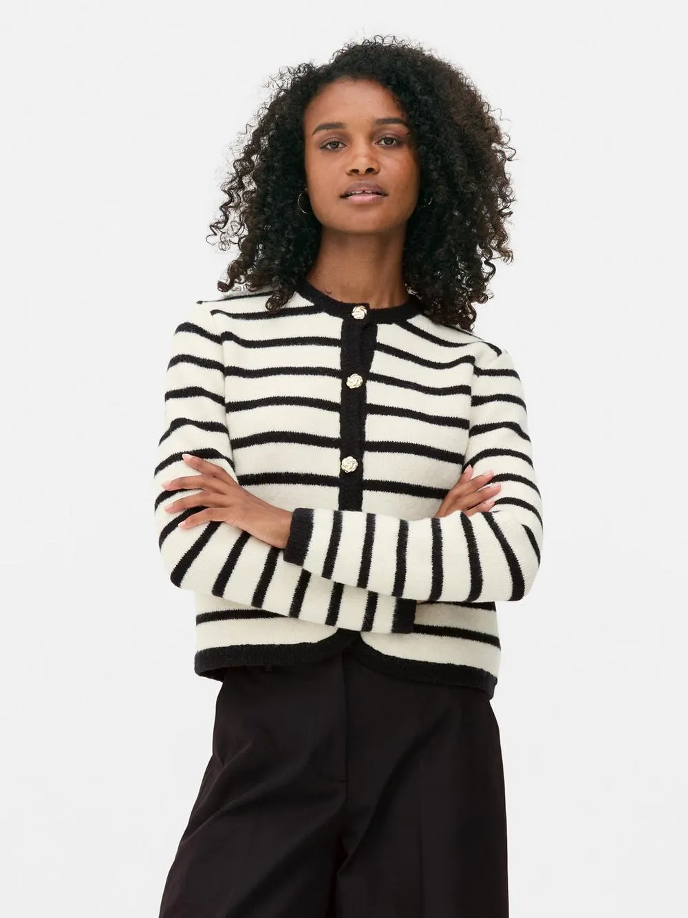 Cardigan mit Kontrastsaum und Knopfleiste