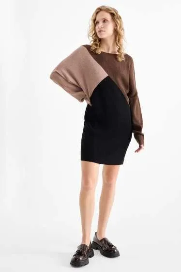 Knitted dress - ribbed