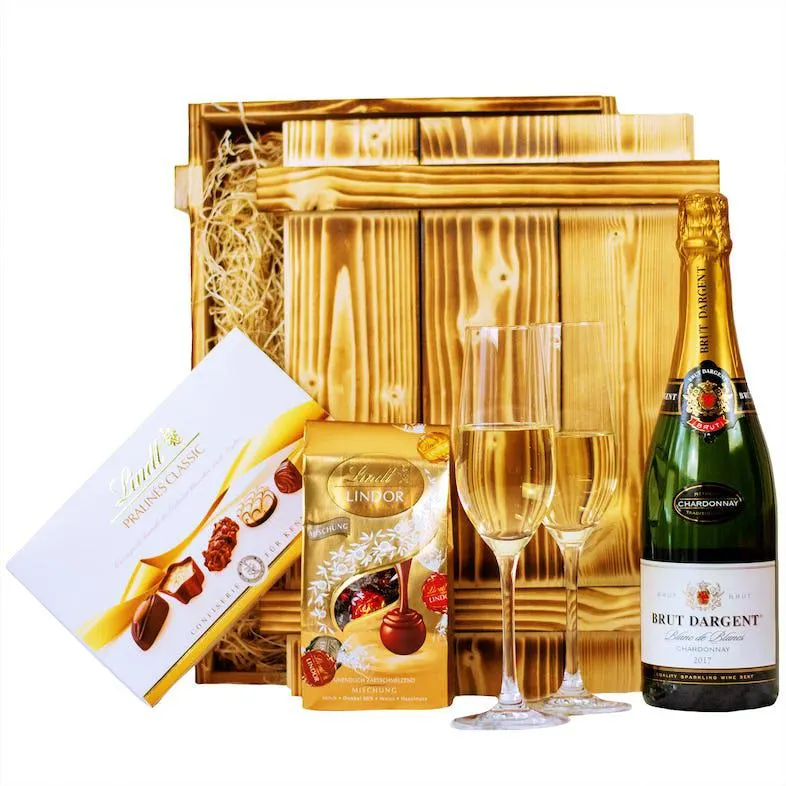 Geschenkset Nizza | Geschenkkorb gefüllt mit Sekt Brut Chardonnay, Lindt Pralinen & Holzkiste