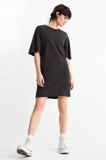 T-shirt dress