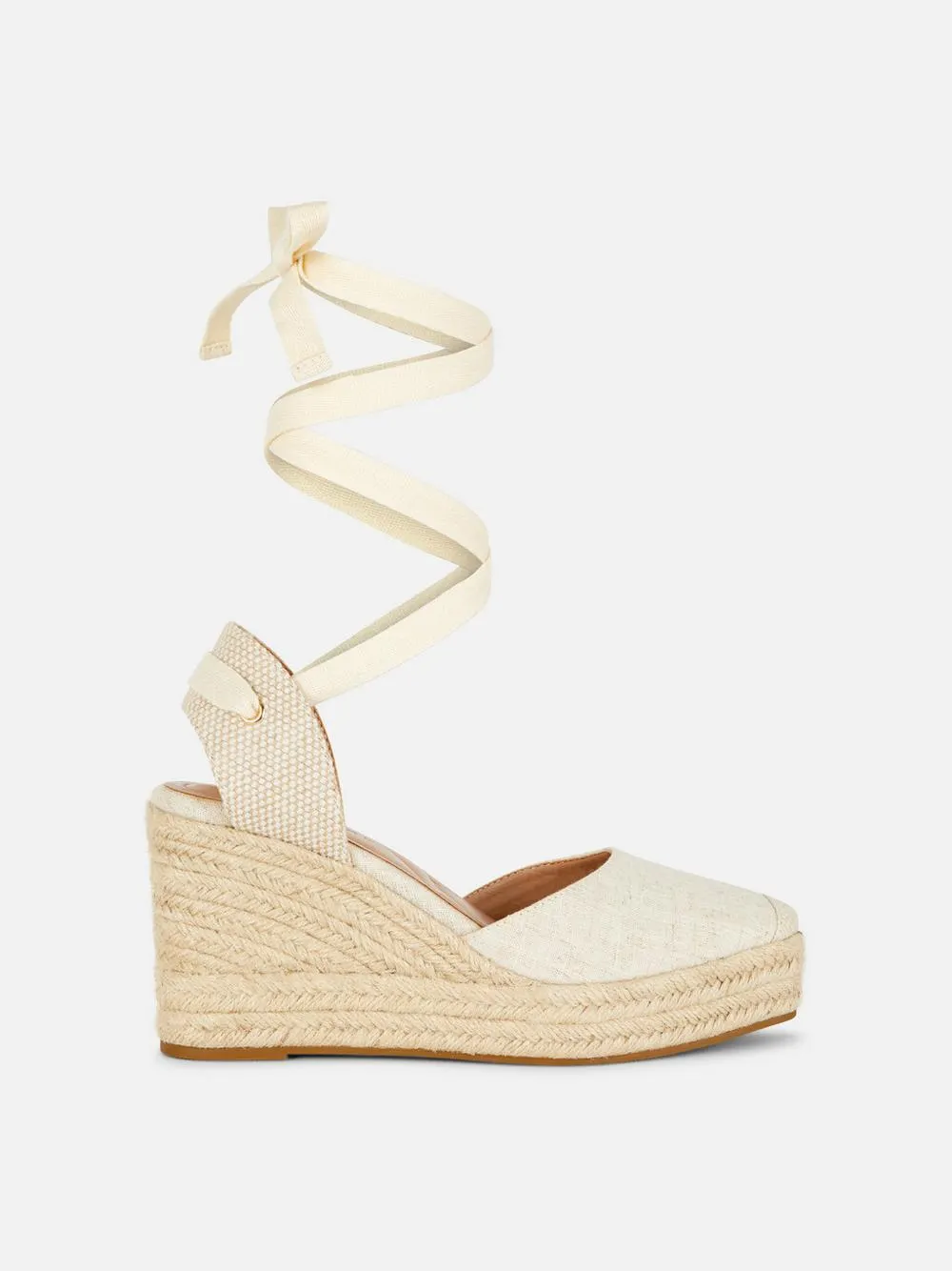 Keilsandaletten mit Schnürung