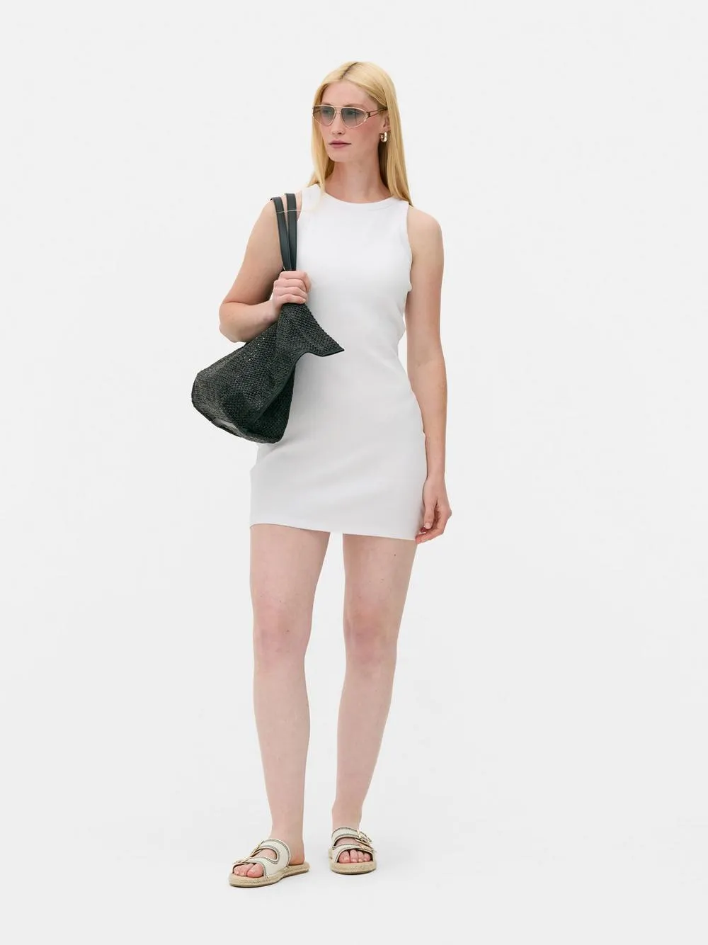 Geripptes Minikleid mit Racerback