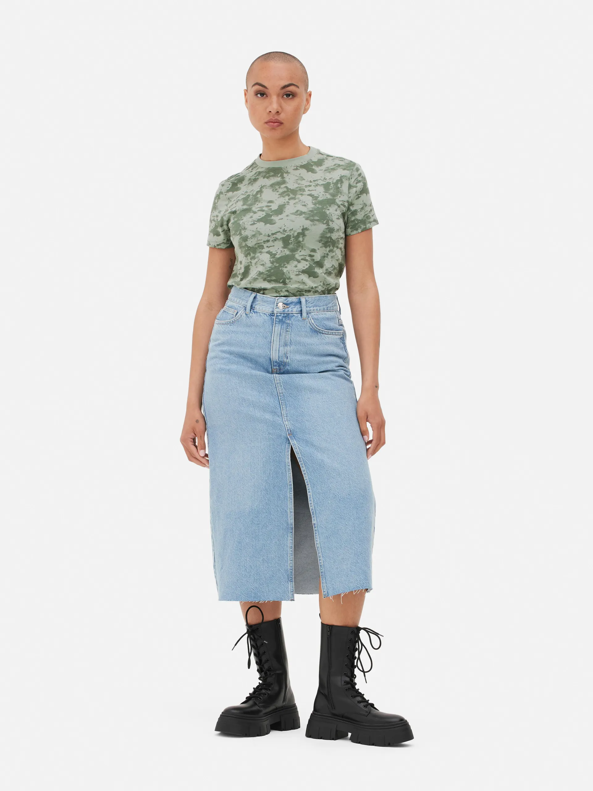 T-Shirt mit Rundhalsausschnitt und Tarnmuster