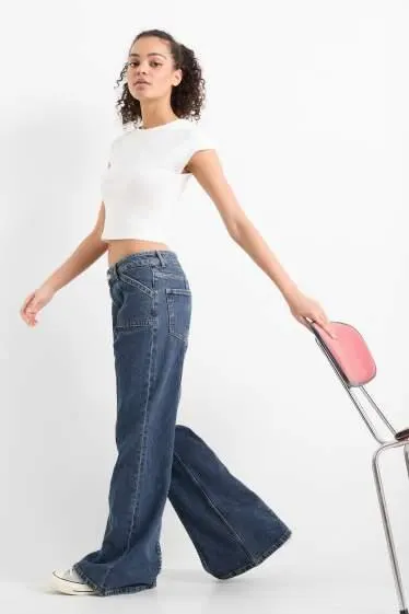 Wide leg flared jeans - mid-rise waist