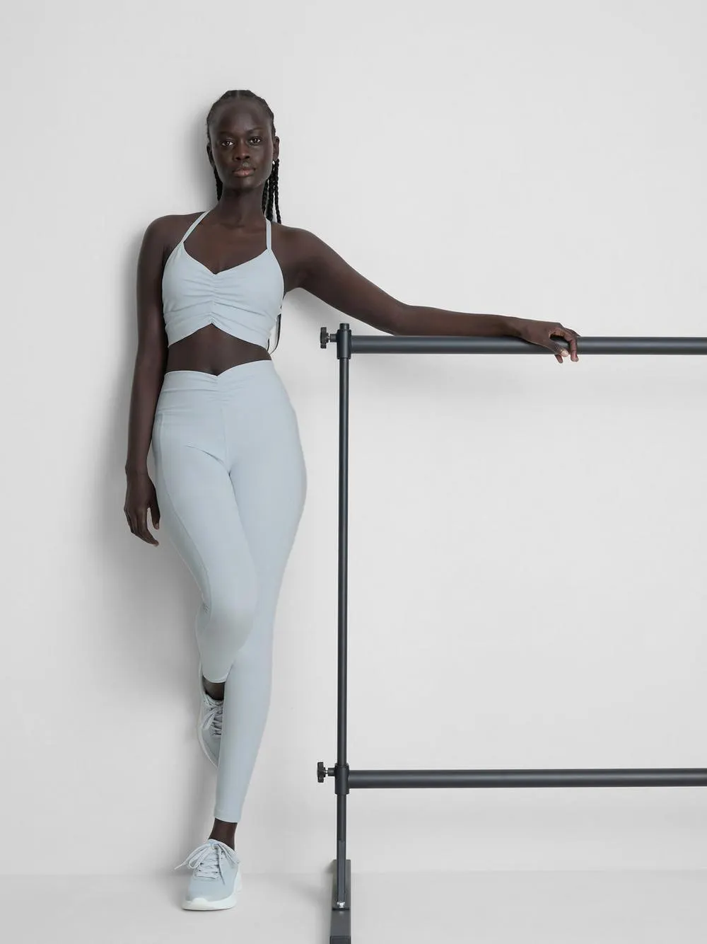 Bauchfreies, gerafftes Active-Top