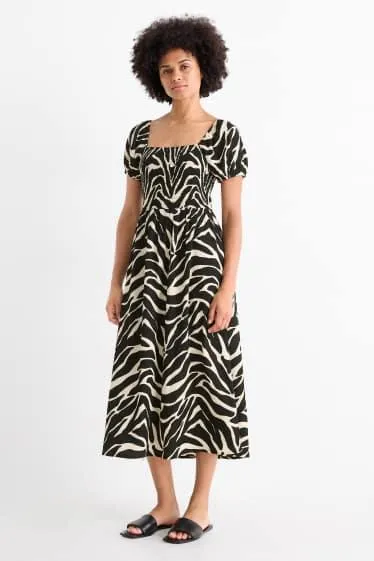 Fit & flare dress - patterned - smocked
