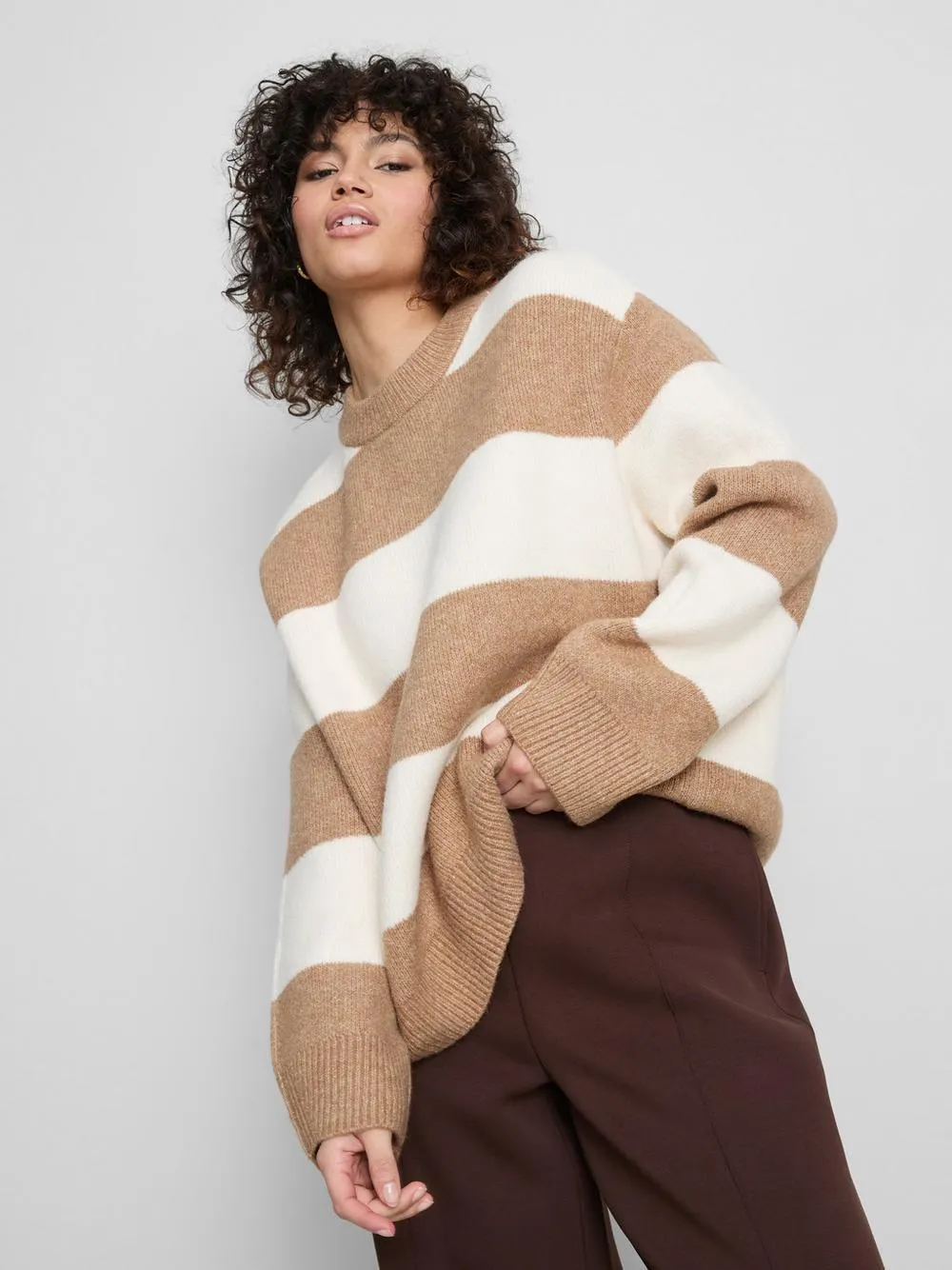 Gestreifter Oversized-Strickpullover