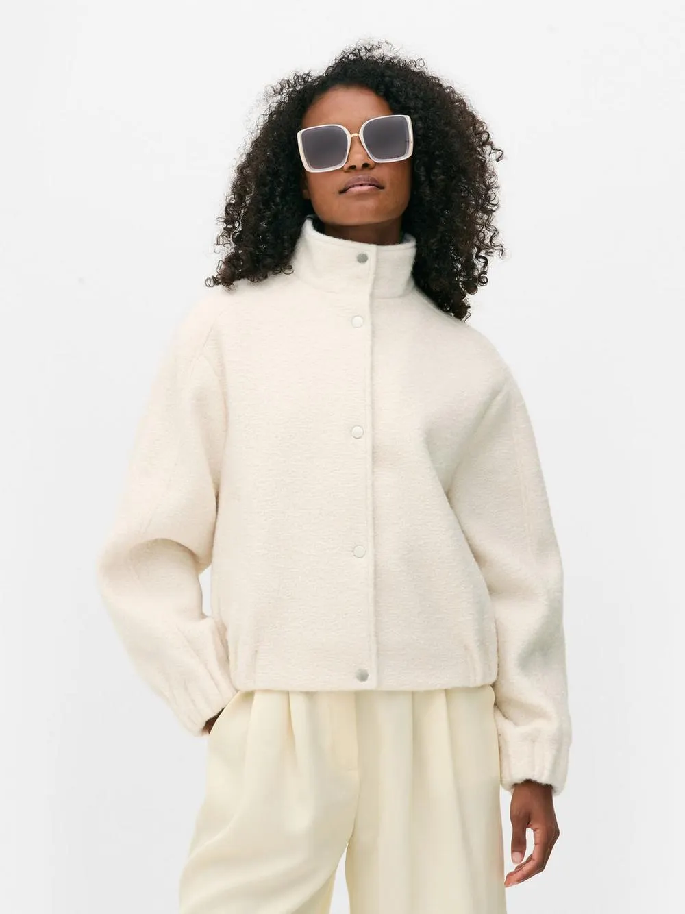 Chaqueta suave con cuello chimenea