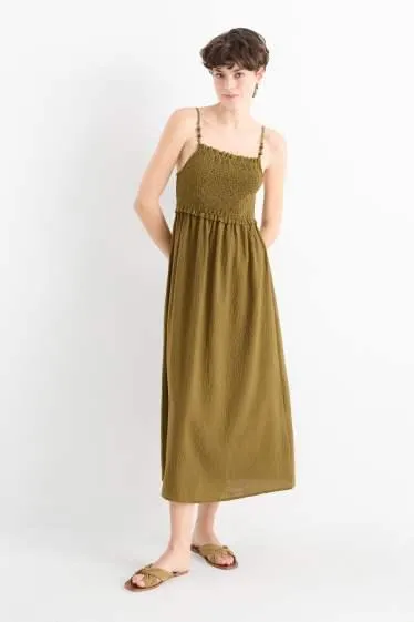 Fit & flare dress - textured - smocked