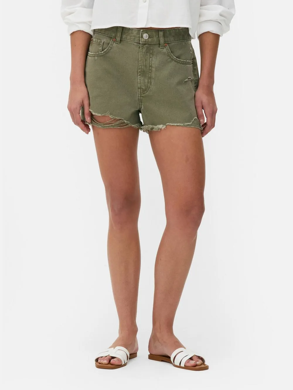 Jeansshorts mit Rissen