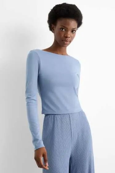 Cropped long sleeve top