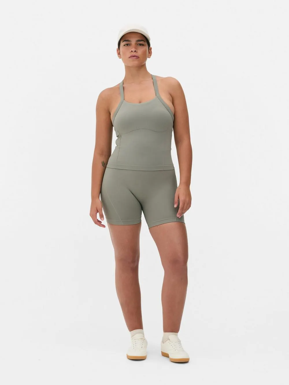 Nahtloses Top mit betontem Rückenprofil