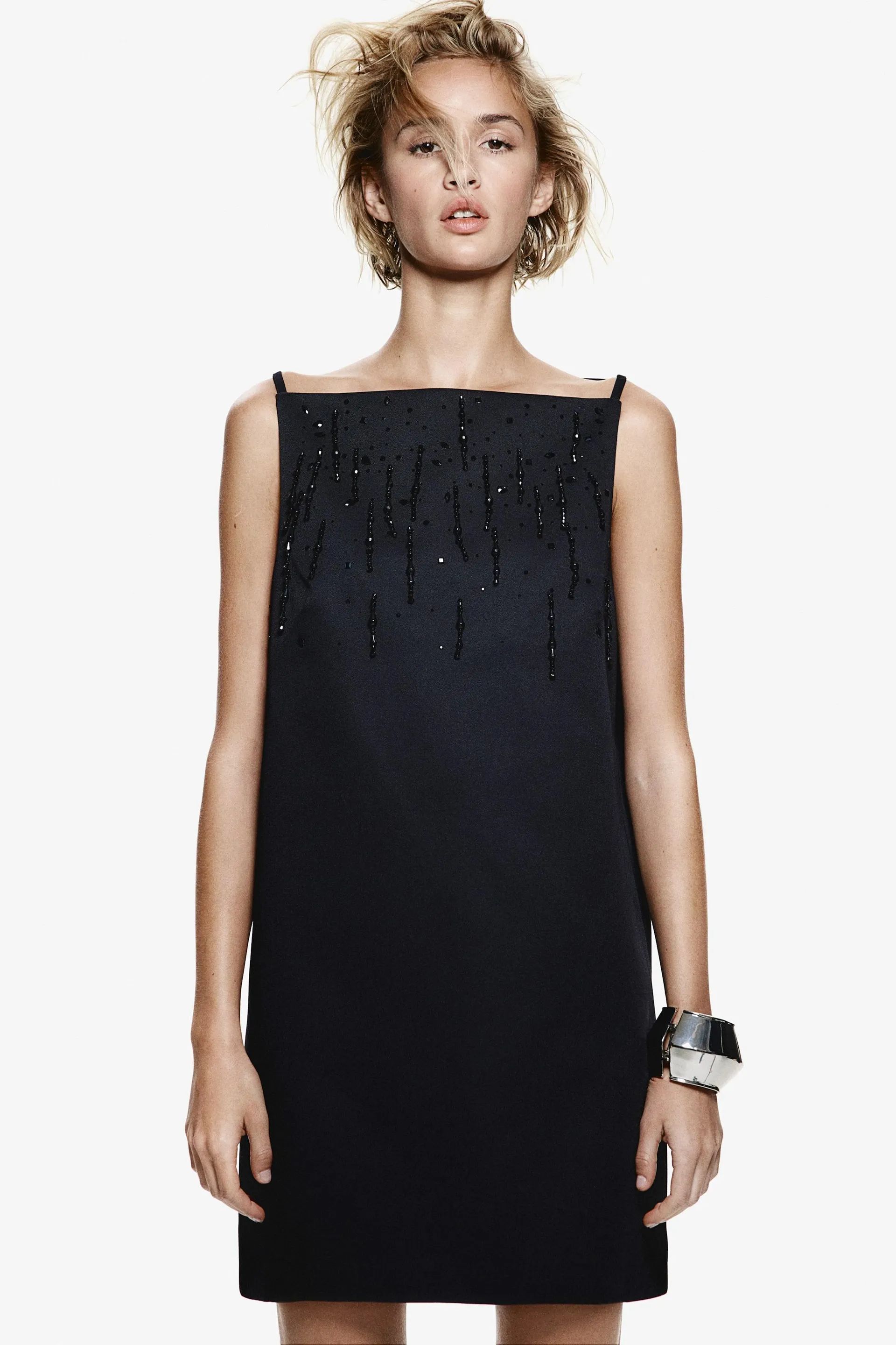 Vestido mini con decoraciones