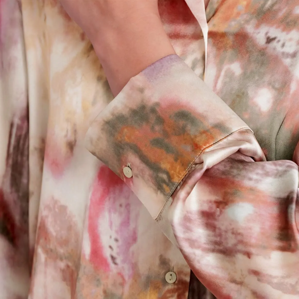 Damen Satin-Bluse im Batik-Look