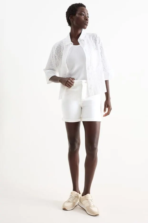 Denim shorts - mid-rise waist