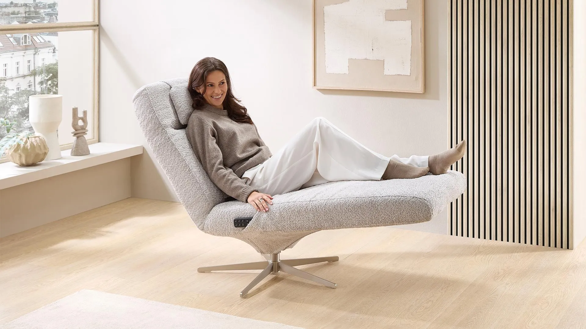 Relax-Liege Positano mit 3-motorischer Relaxfunktion Bouclé Stoff