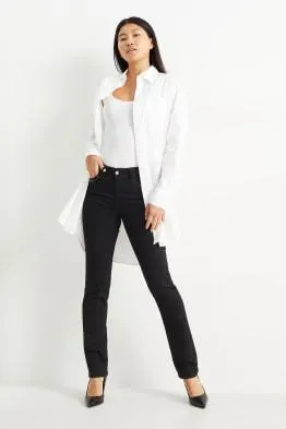 Straight jeans - mid-rise waist - LYCRA®