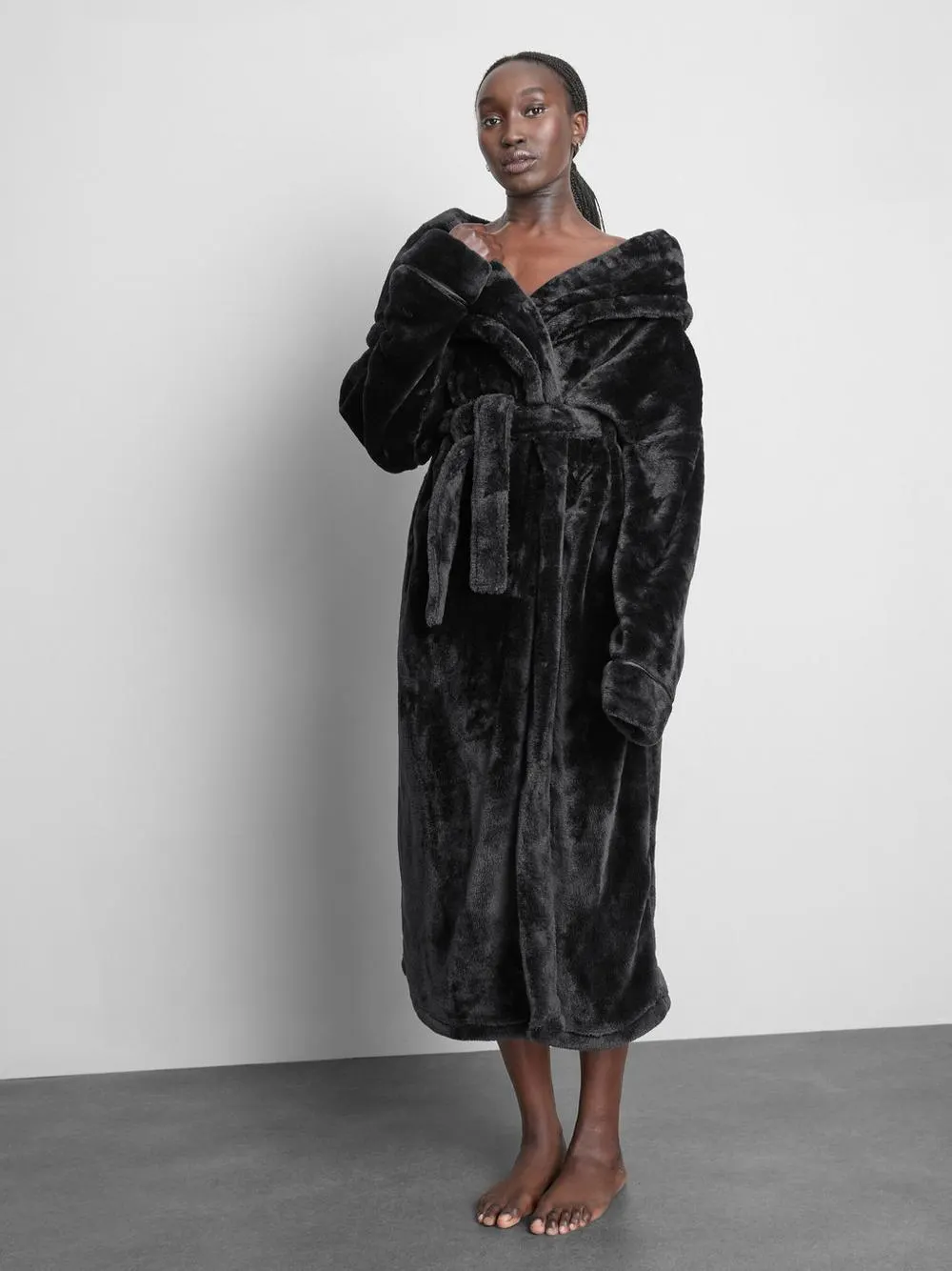 Luxuriöser Maxi-Bademantel mit Kapuze