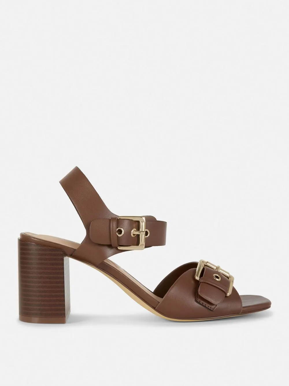 Heels mit Ösen und Blockabsatz