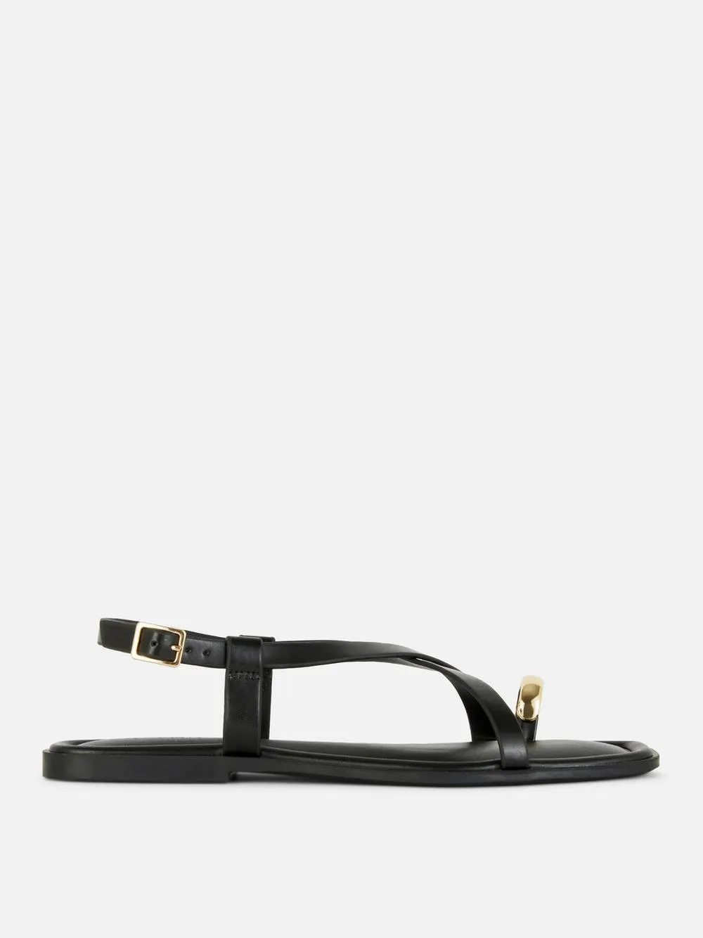 Riemchensandalen aus Kunstleder mit Zehenschlaufe