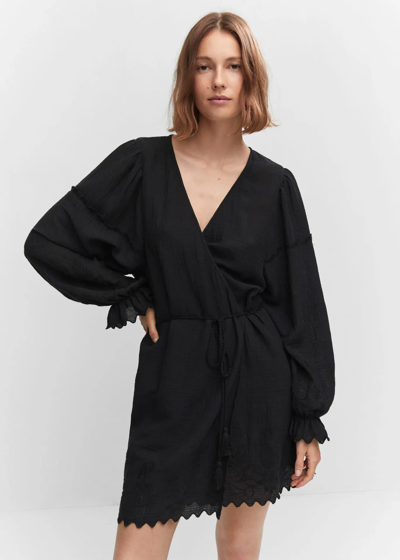 Robe texturée broderies