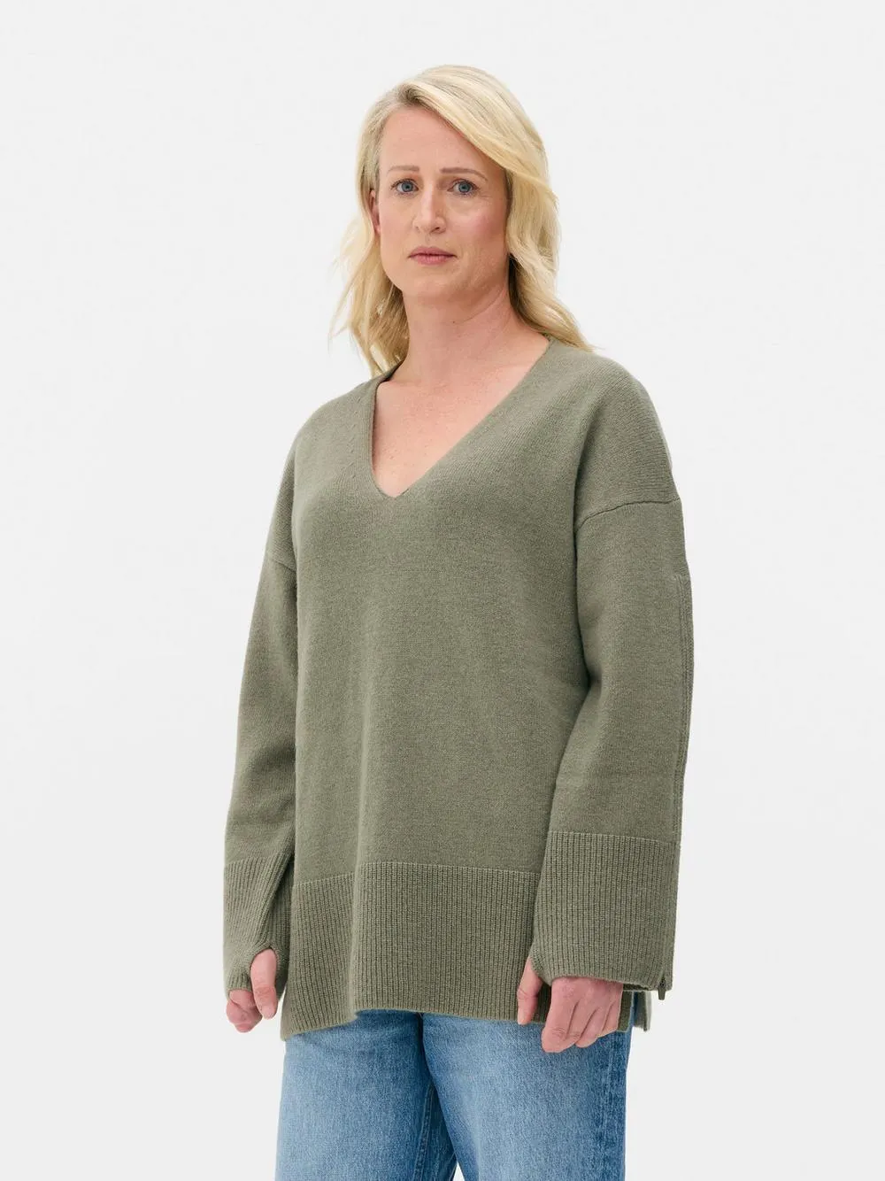 Adaptiver Pullover mit V-Ausschnitt