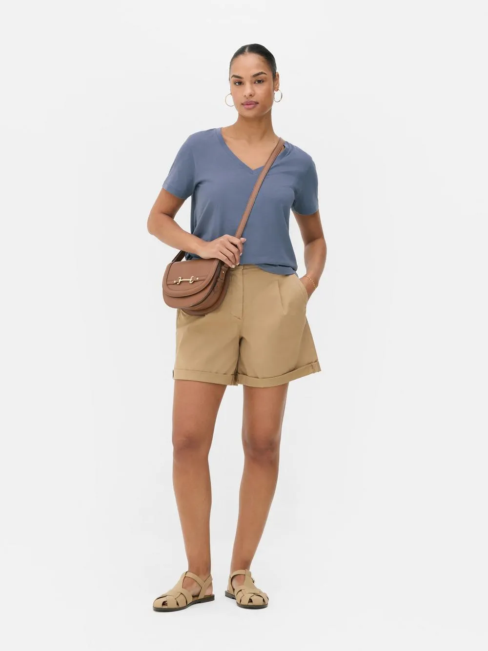 Kurzärmeliges T-Shirt mit V-Ausschnitt