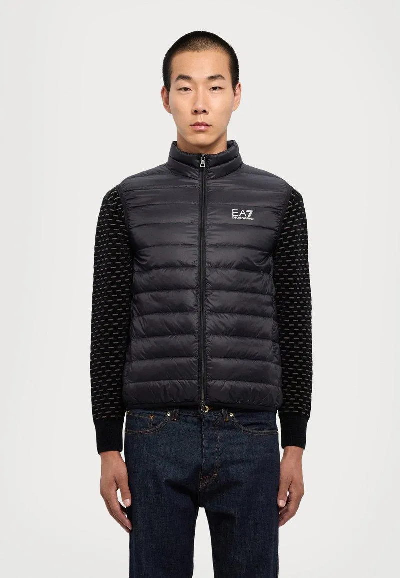 TRAIN CORE UNISEX - Vest - black