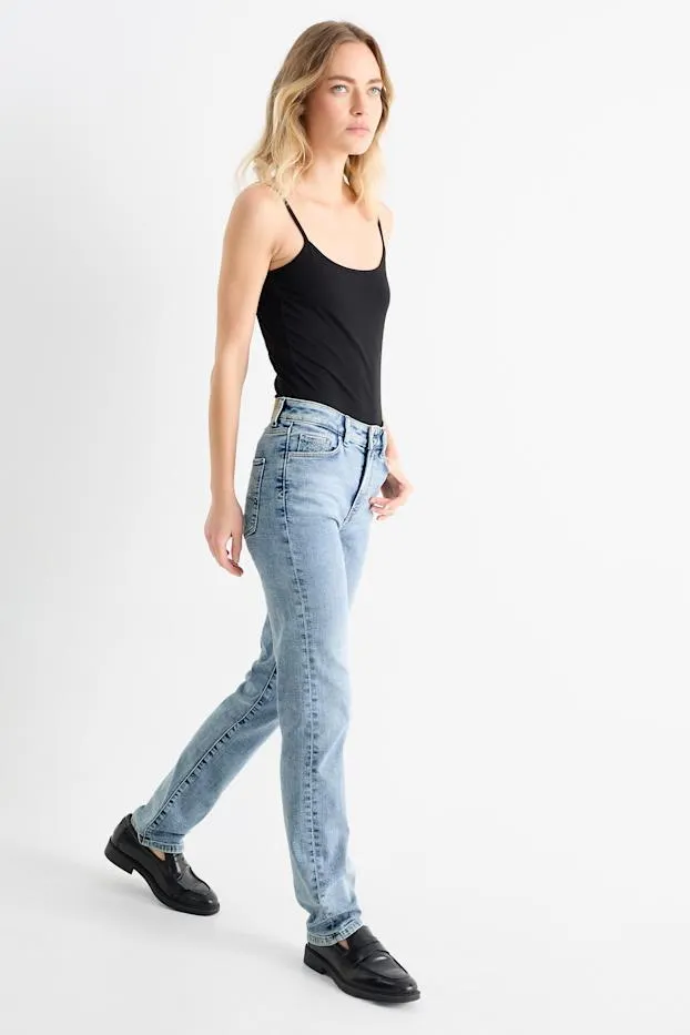 Straight jeans - mid-rise waist