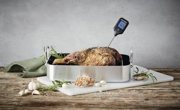 Måler op til 250° C - Rotationsdisplay - Baggrundsbelysning