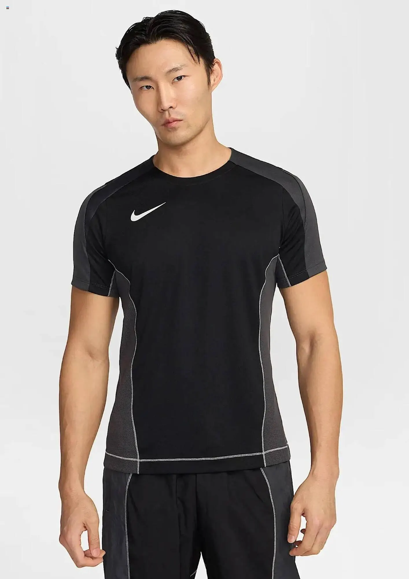 Nike Prospekt von 3. Januar bis 31. Januar 2025 - Prospekt seite 10