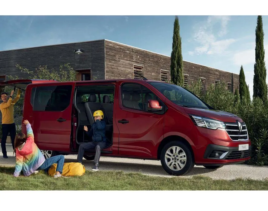 Renault TRAFIC COMBI Gyldig indtil 3. april - 3. april 2025 - tilbudsavis side 4