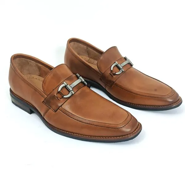 ZAPATOS MOCASÍN FORMAL CAOBA CON HEBILLA DE METAL