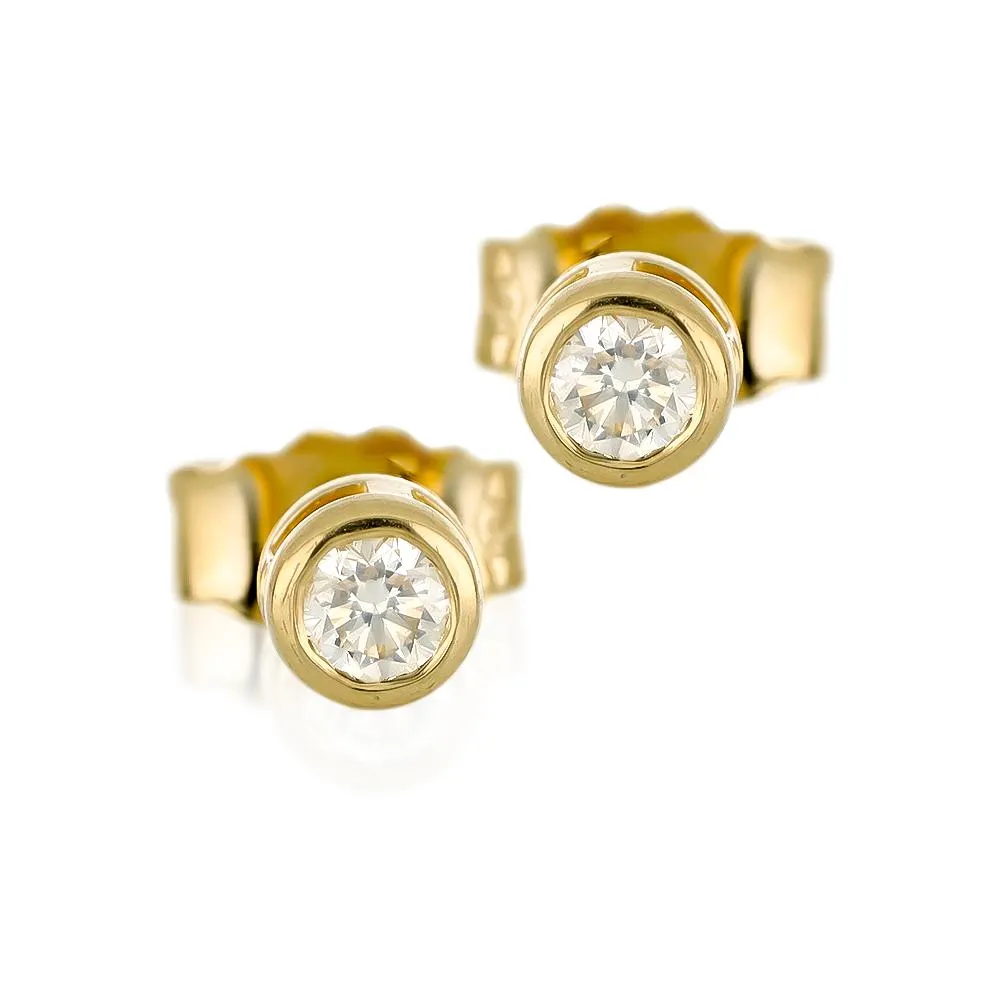 ARETES CON DIAMANTE COLECCIÓN ESENCIA