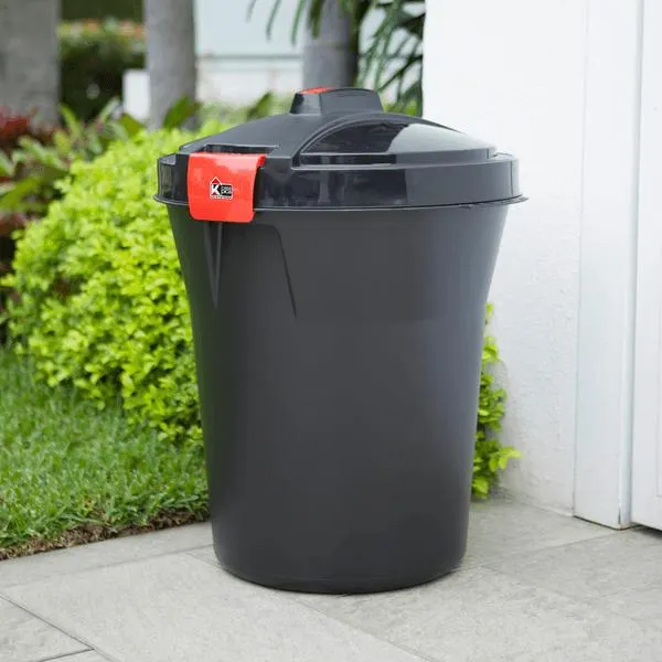 Tacho Titán Negro 74 Litros